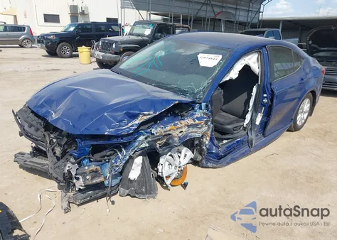 2025 Toyota Camry Le из США, поврежденный, VIN 4T1DAACK5SU148167